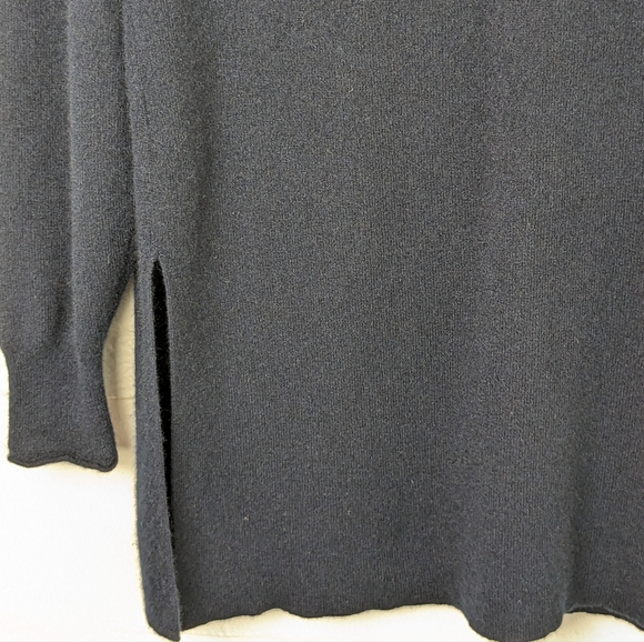 Theory • Long Cardigan In Cashmere - Picture 6 of 10
